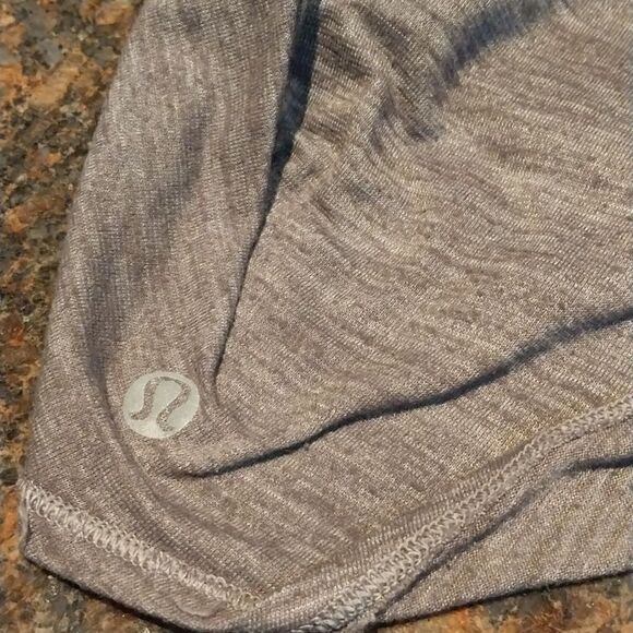 LuluLemon Stripped Back Top...SIZE 4-6...EUC - Picture 2 of 4